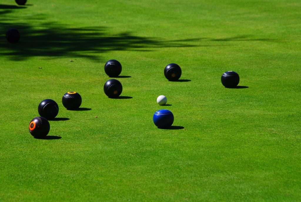 Why Should Every Canadian Try Lawnbowling - Downtown Bowls At 